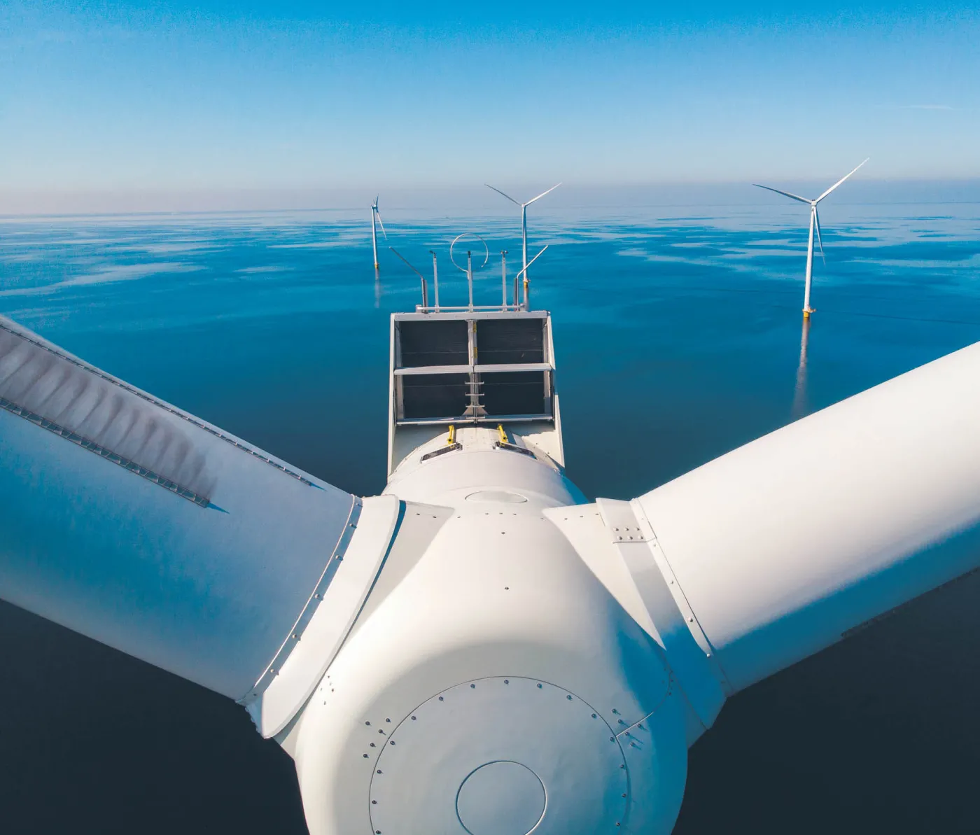 Wiatraki na morzu ujęte w ramach prawnych