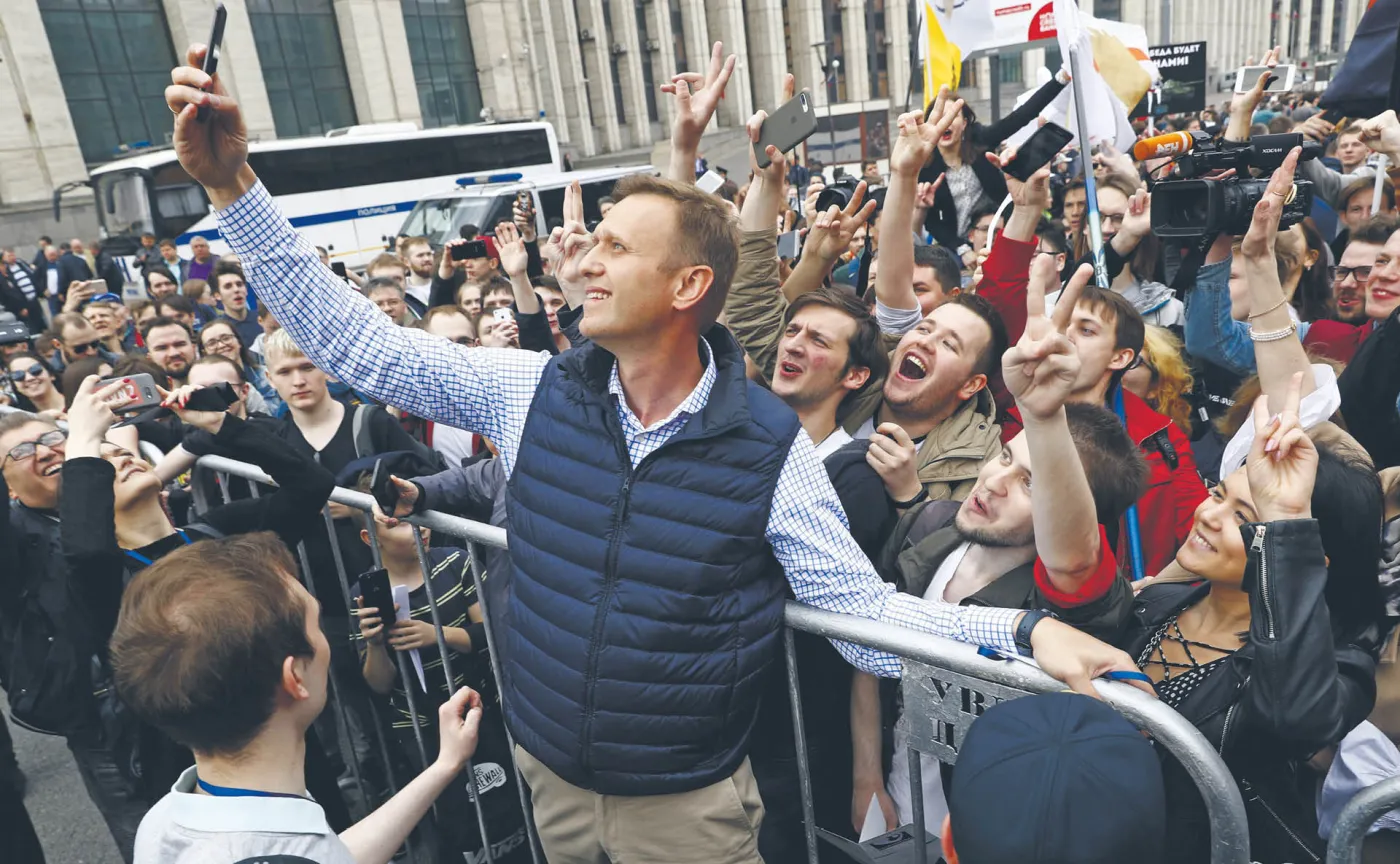 Opozycja w podziemiu, komuniści w ofensywie
