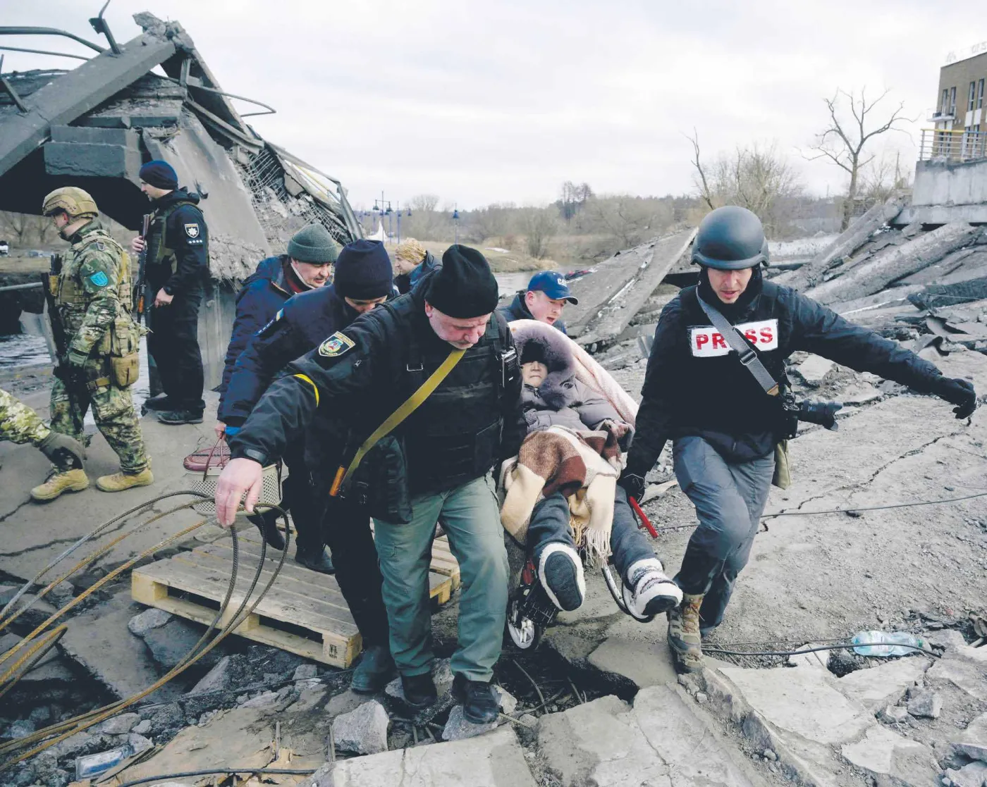 Ewakuacja pod kulami