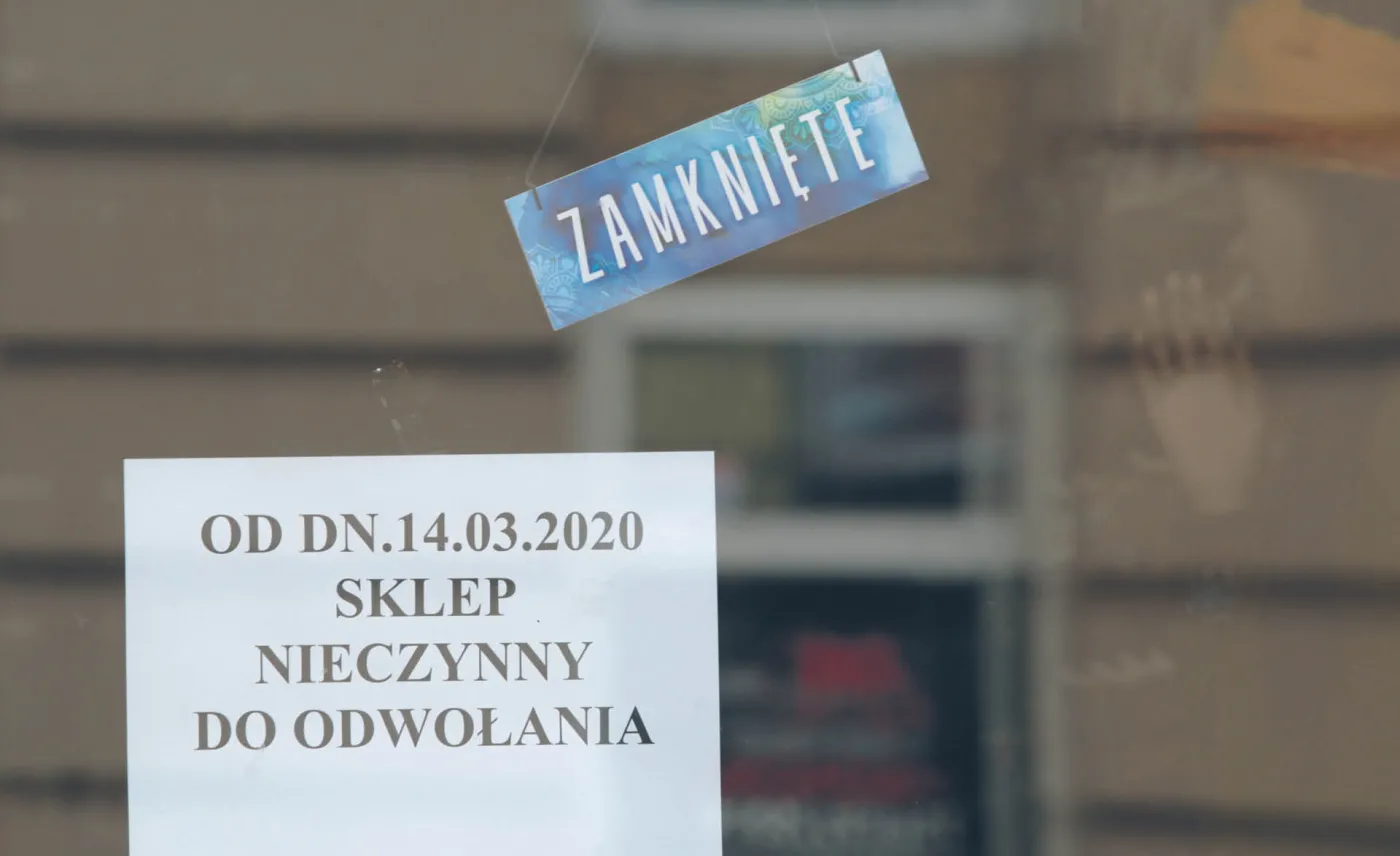 Rząd przedłuża obostrzenia