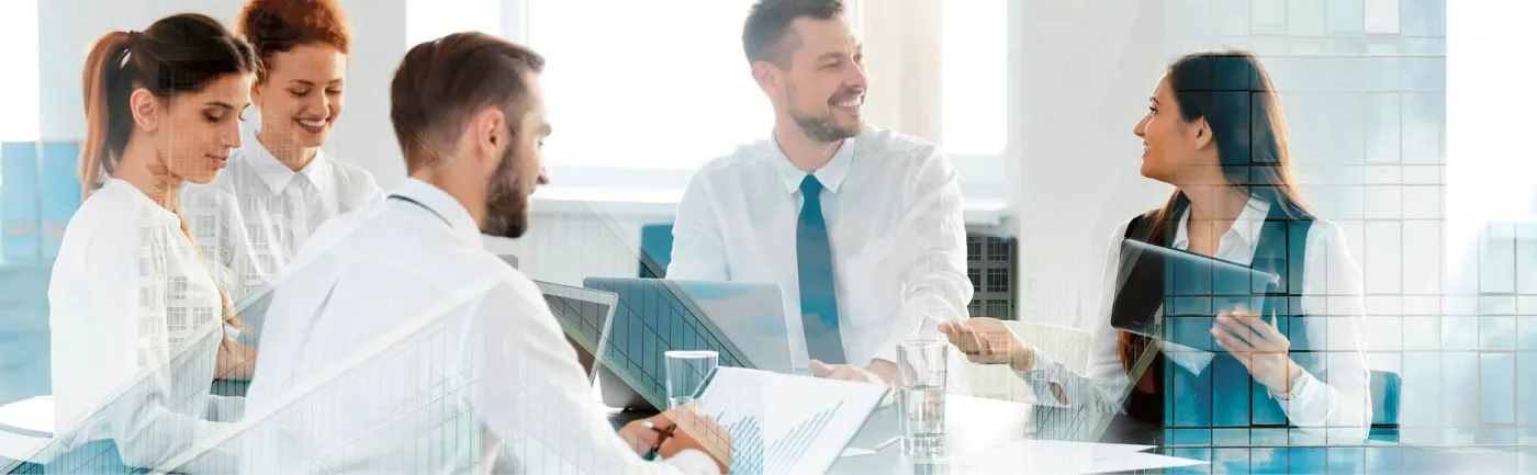 Pieniądze w rękach specjalistów od świata finansów