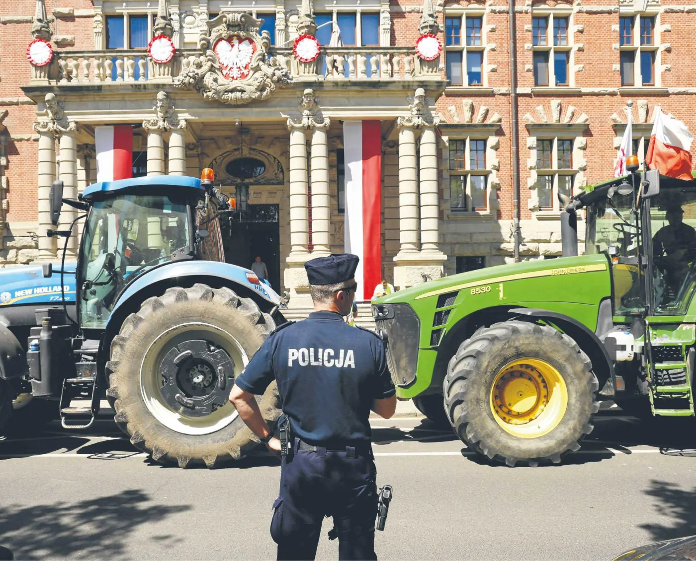 Demonstracja rolników pod Zachodniopomorskim Urzędem Wojewódzkim
