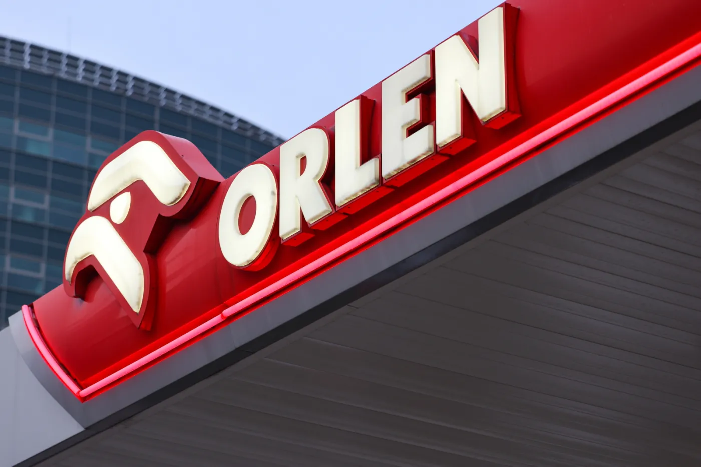 Litwini chcą dodatkowo opodatkować spółki Orlenu