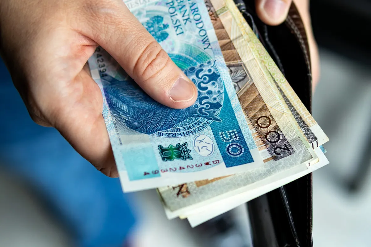 Rewolucja w płacy minimalnej. Rząd chce trwale związać najniższą krajową ze średnią