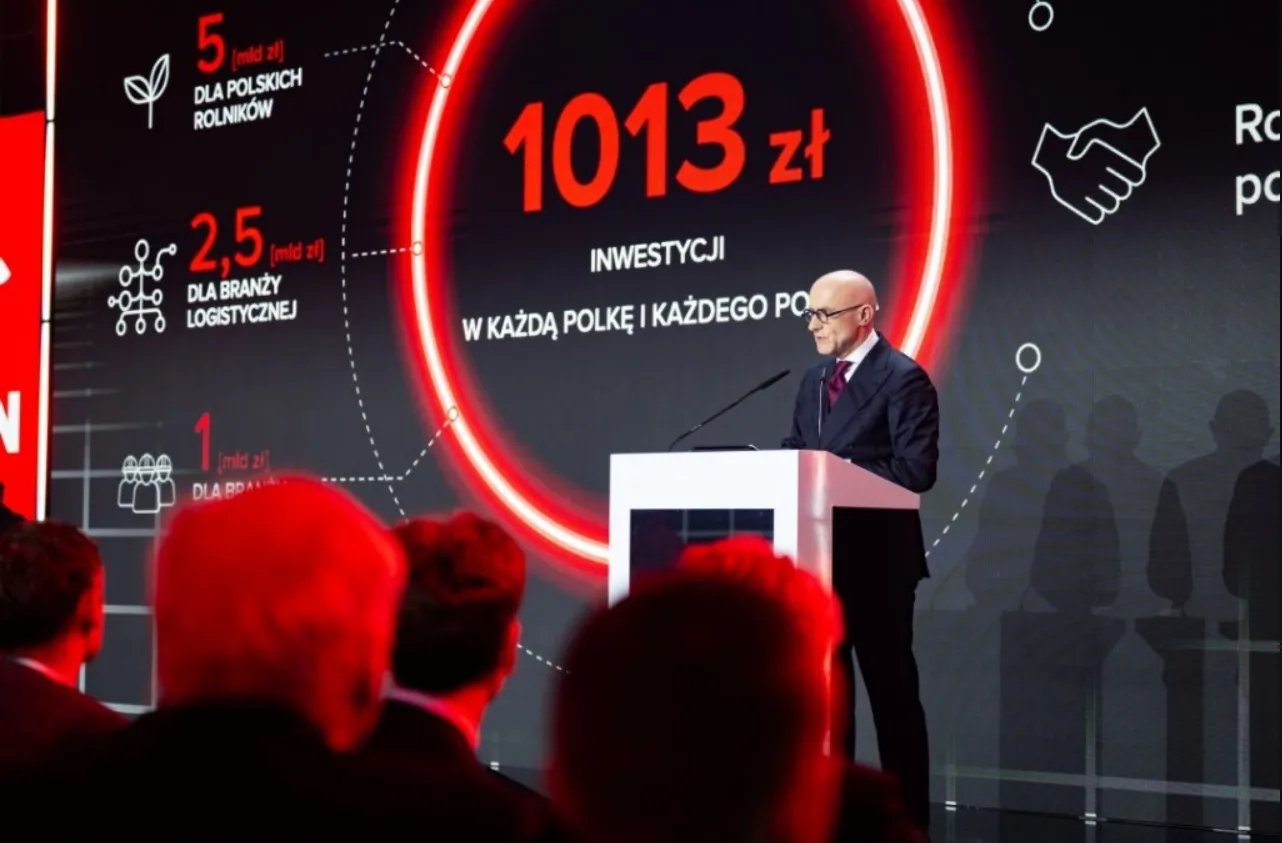 ORLEN podsumowuje rok nowej strategii. Inwestycje w OZE, gaz i SMR