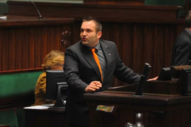 Poseł Palikota broni ministra Nowaka - na przekór reszcie partii