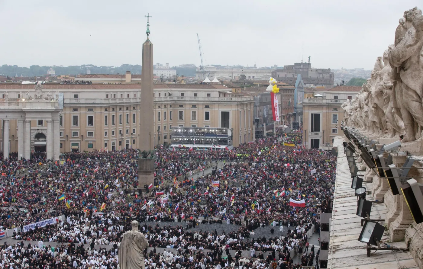Pielgrzymi na placu św. Piotra