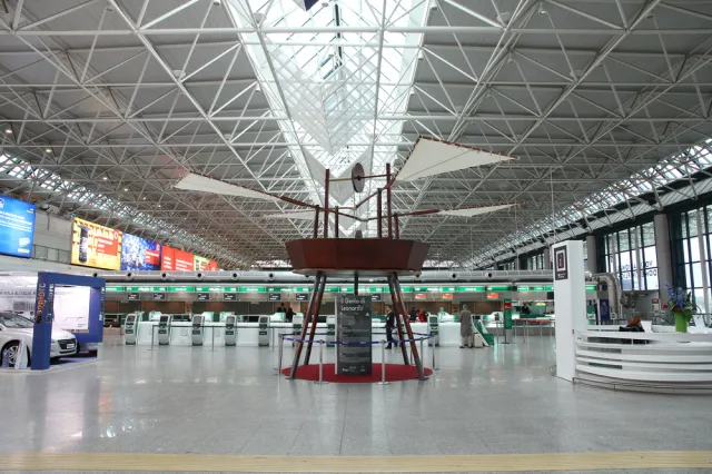 Włochy: Pożar na lotnisku Fiumicino pod Rzymem