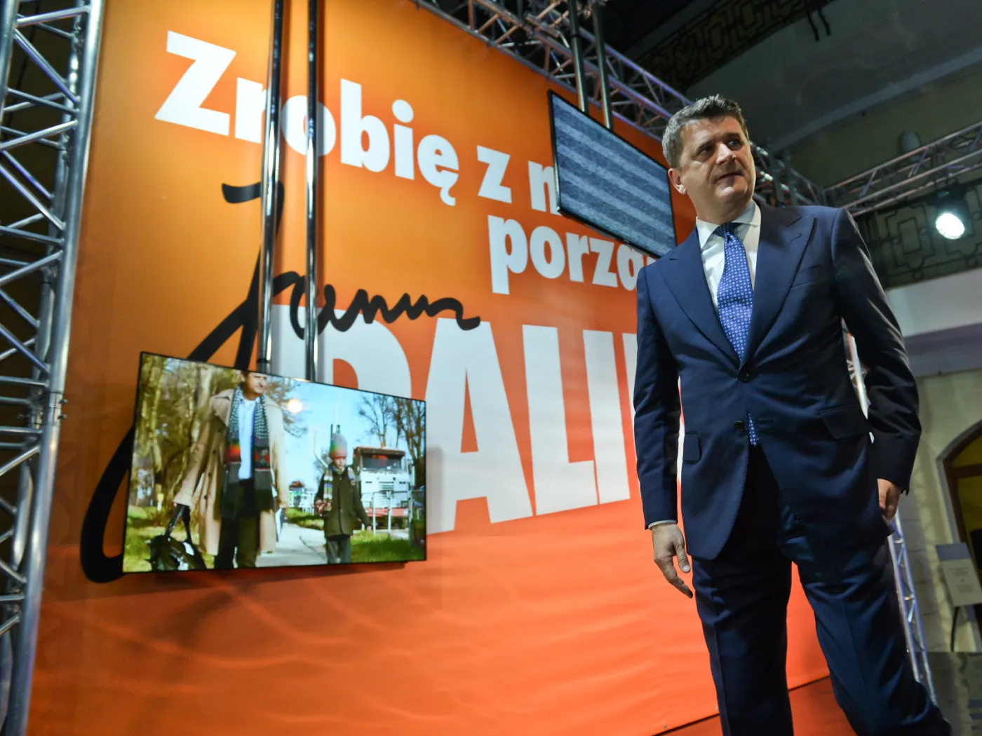 2174255-janusz-palikot-w-swoim-sztabie.jpg