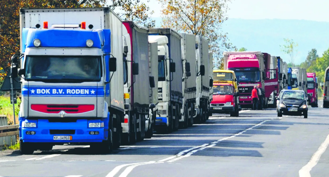 Korek ciężarówek na drodze