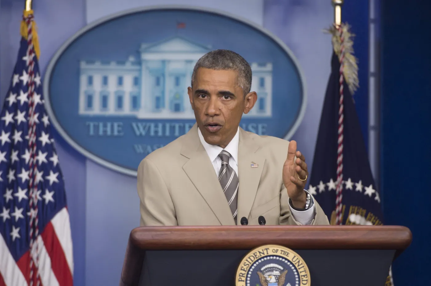 Barack Obama podczas spotkania z dziennikarzami w Białym Domu. Fot. EPA/MICHAEL REYNOLDS/PAP