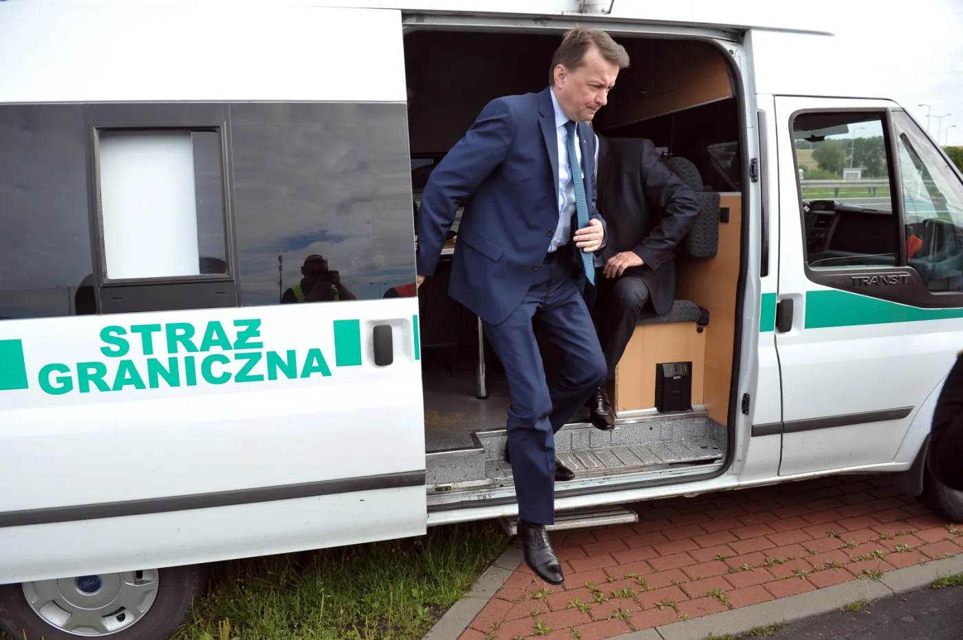 Minister spraw wewnętrznych i administracji Mariusz Błaszczak, podczas wizyty w punkcie kontroli granicznej w Kołbaskowie