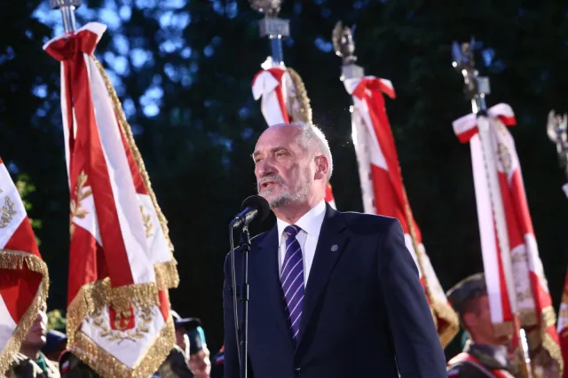 Macierewicz: Nigdy żaden polski żołnierz nie zapomni o ofierze krwi prezydenta Lecha Kaczyńskiego