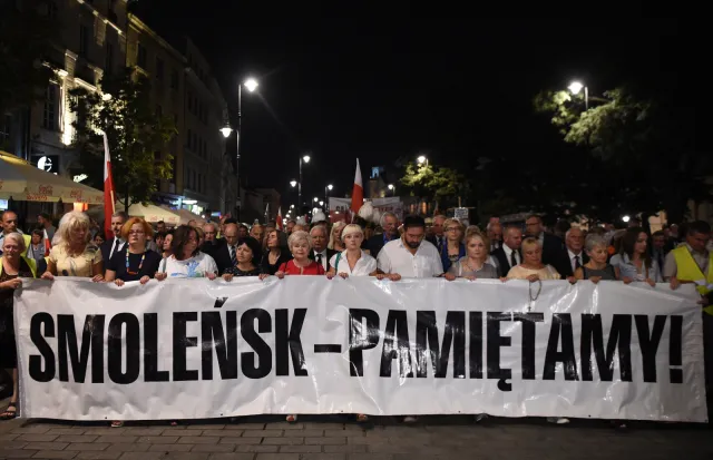 Wiceszef MON: Rząd PO-PSL zawiódł ws. odszkodowań dla rodzin ofiar katastrofy smoleńskiej