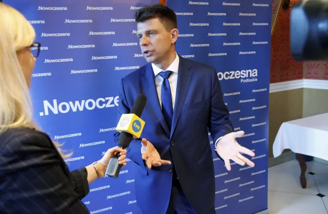 Petru o apelu Kaczyńskiego: W ostatnim roku widziałem głównie gest Kozakiewicza, a nie podanie ręki