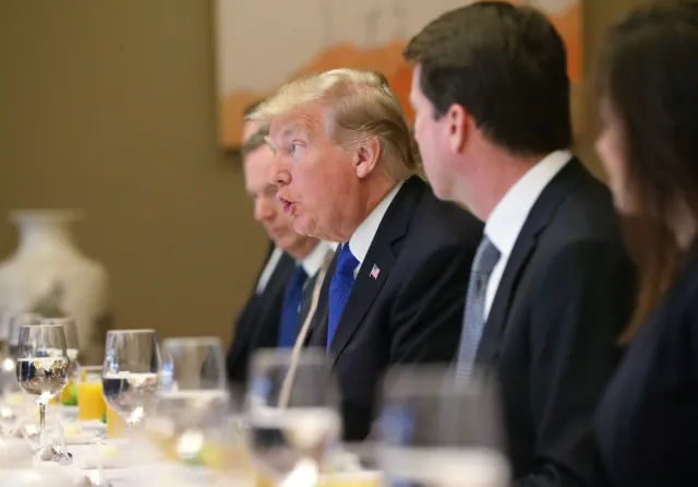 USA: Rekordowo niskie notowania Trumpa