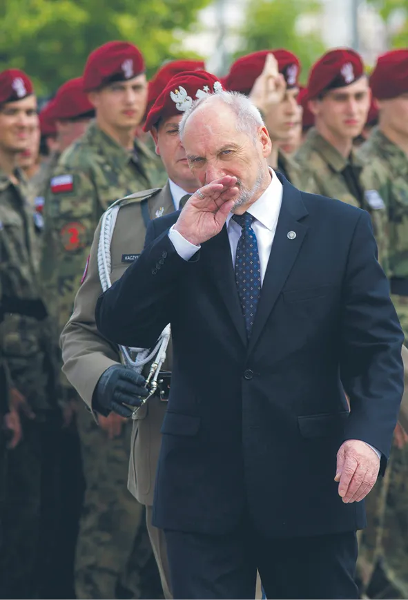 3150486-minister-macierewicz-kontynuuje.jpg