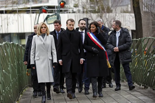 Francja: Macron oddał hołd ofiarom zamachów w Paryżu sprzed trzech lat