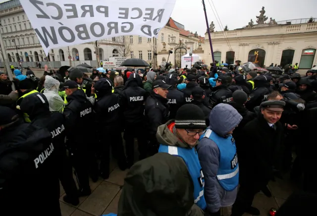 Miesięcznica smoleńska: Obywatele RP zapowiadają złożenie zawiadomienia o przestępstwie