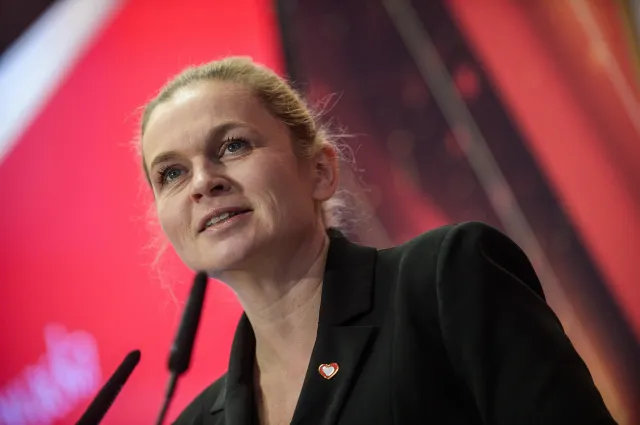 Prace domowe zostają, ale bez ocen. Minister edukacji wyjaśnia szczegóły