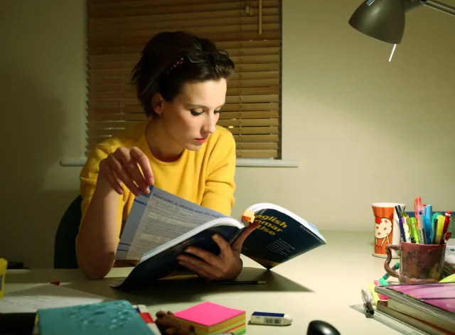 1191 zł miesięcznie i podwyżka w marcu. Kto ma prawo do renty szkoleniowej?