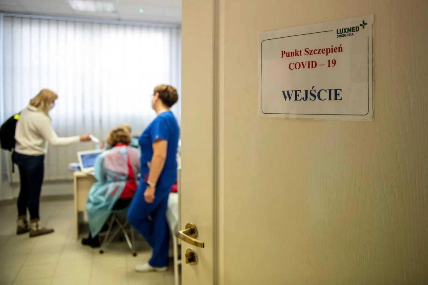 Lewica chce rozszerzenia działań sądów 24-godzinnych dla agresywnych antyszczepionkowców