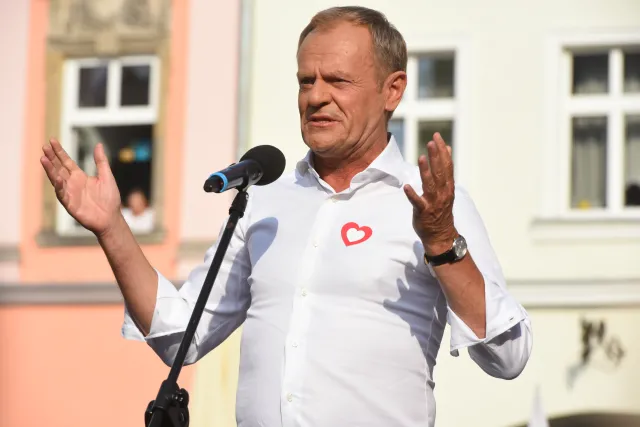 Tusk do władz Izraela: Poddajecie solidarność Polaków naprawdę ciężkiej próbie