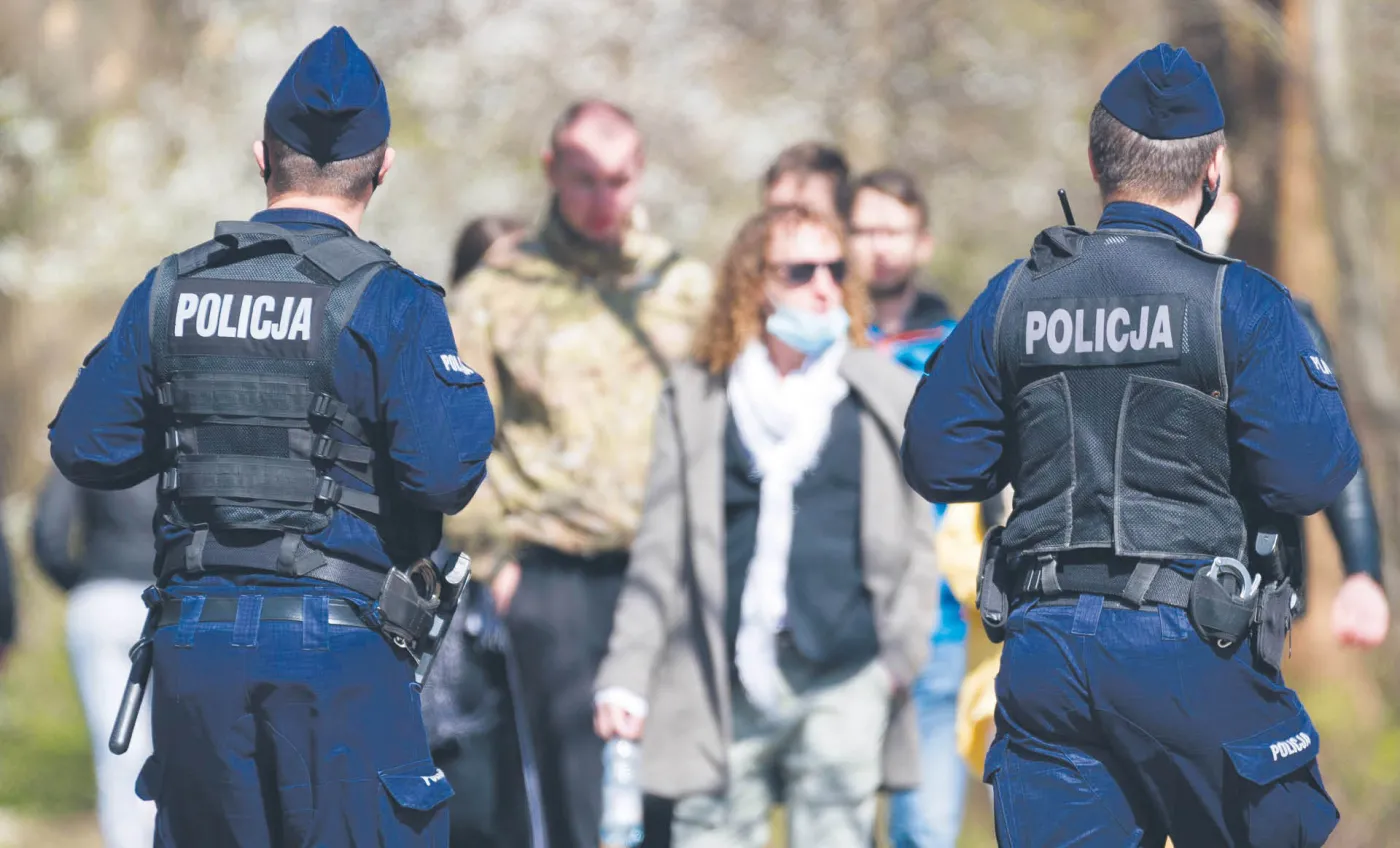 Nadchodzi koniec epidemii. Na papierze