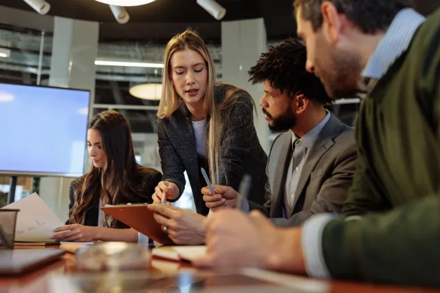 Umowa zlecenia a staż pracy – czy zlecenie wpływa na wysokość emerytury?