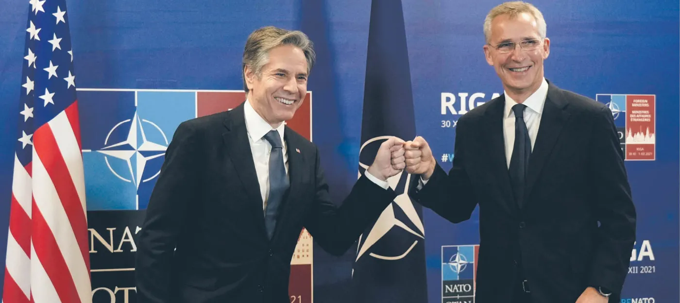 NATO radzi, Kijów uspokaja