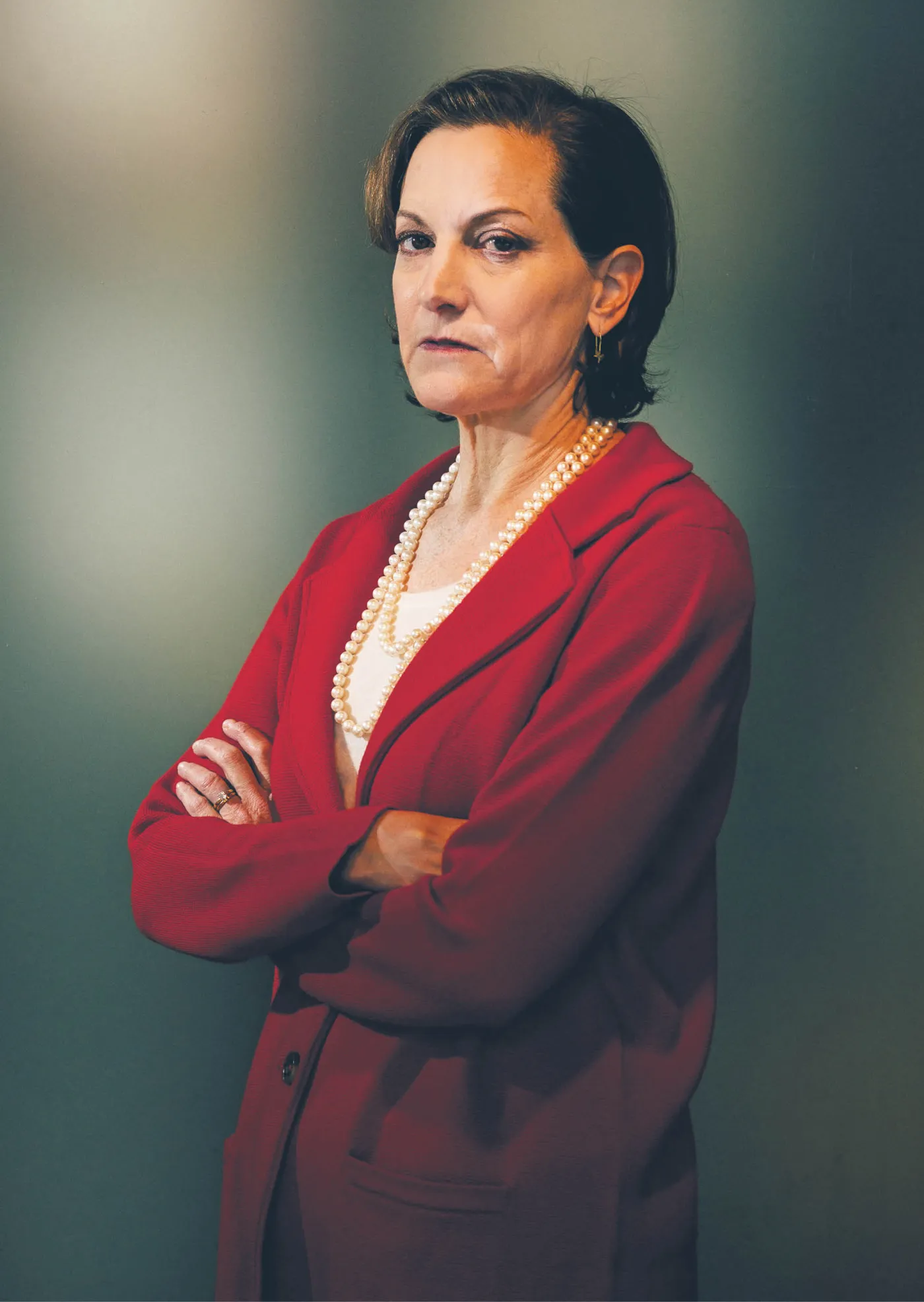 Anne Applebaum dziennikarka, historyk, pracuje w magazynie „The Atlantic”. Laureatka Nagrody Pulitzera z 2004 r. za książkę „Gułag”. Jej najnowsza książka „Zmierzch demokracji” ukazała się 9 grudnia