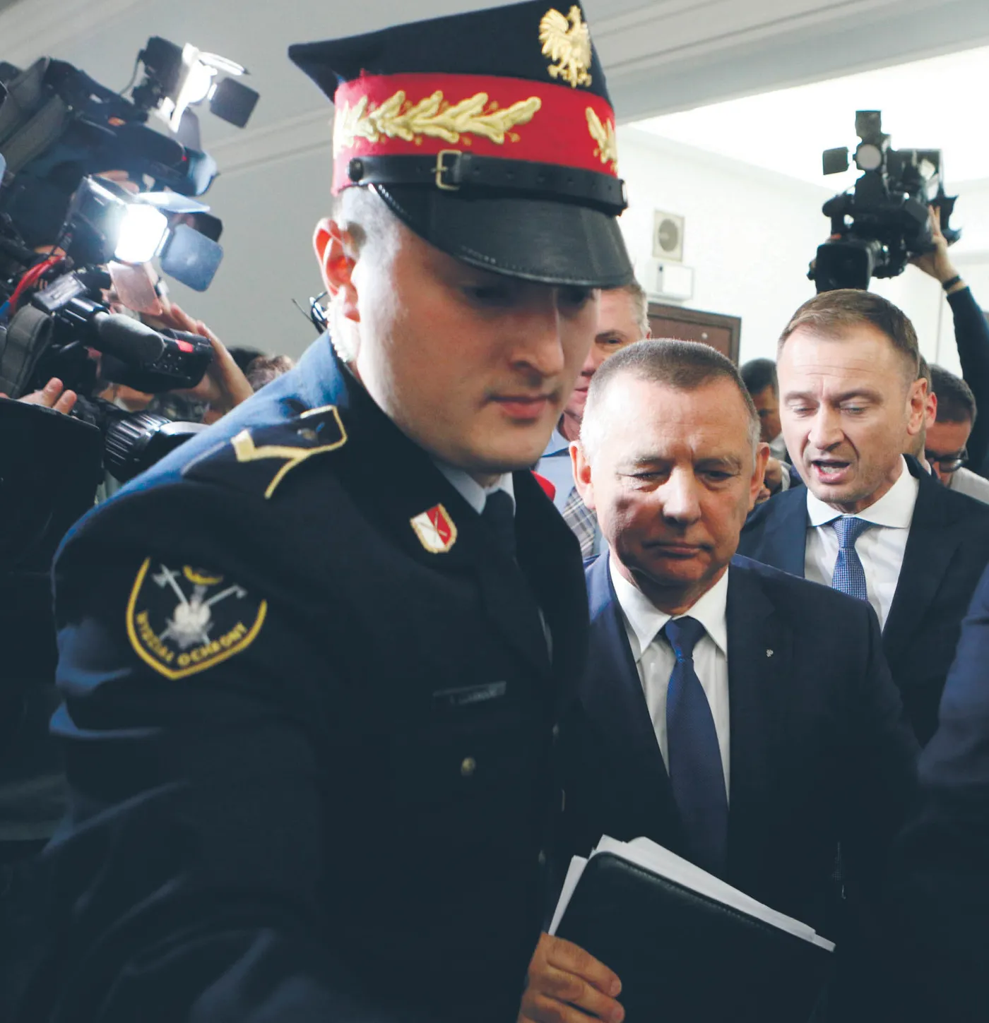 Próbują przebić pancerz Mariana