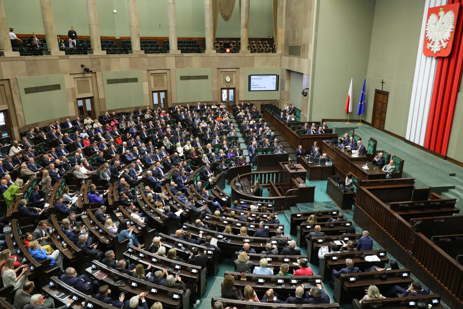 Ustawa o kryptowalutach wraca do komisji. Spór o uprawnienia KNF