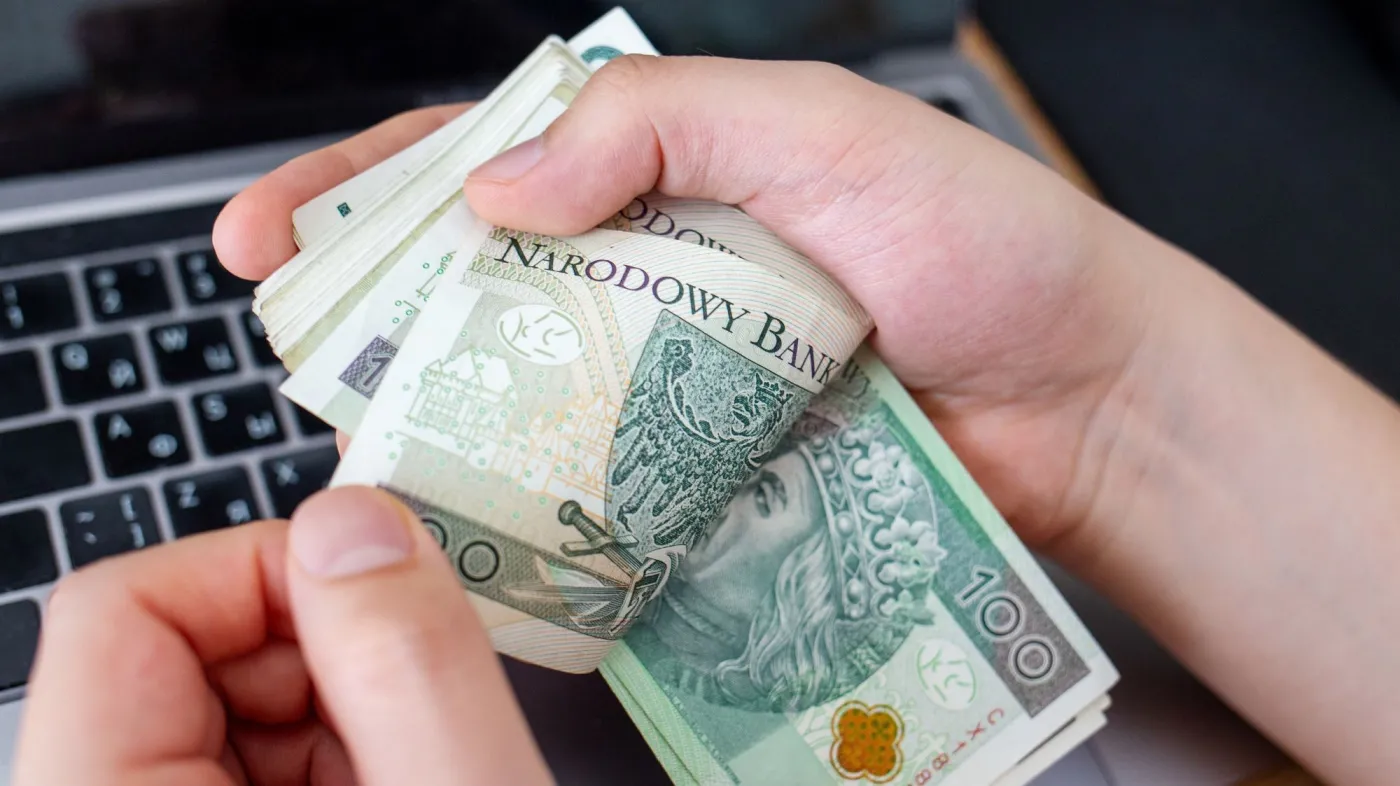 Płacą 7-10 tys. zł na start. Z doświadczeniem stawki sięgają 50 tys. zł. Czego się uczyć żeby dobrze zarabiać?