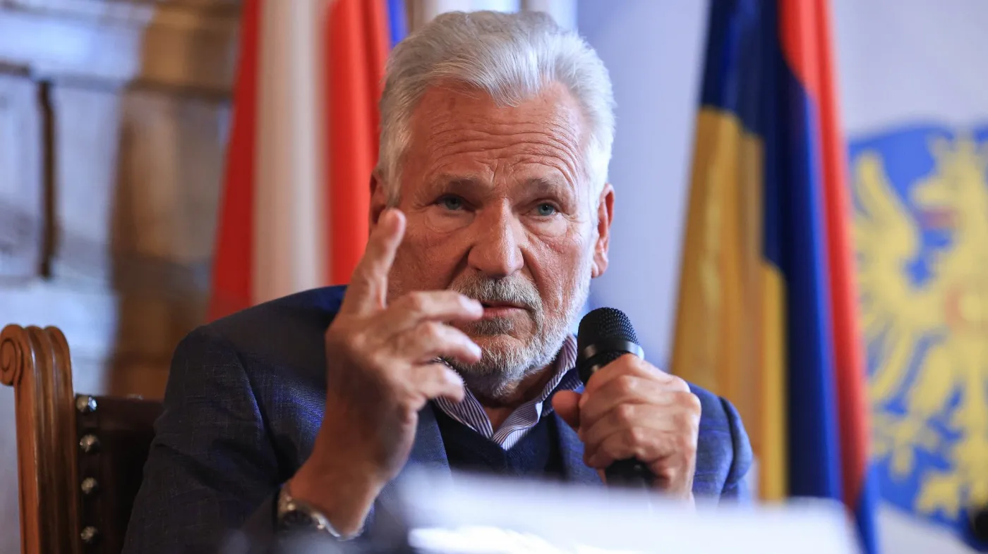 Kwaśniewski zostanie odznaczony Europejskim Orderem Zasługi? Wniosek ma trafić do przewodniczącej PE