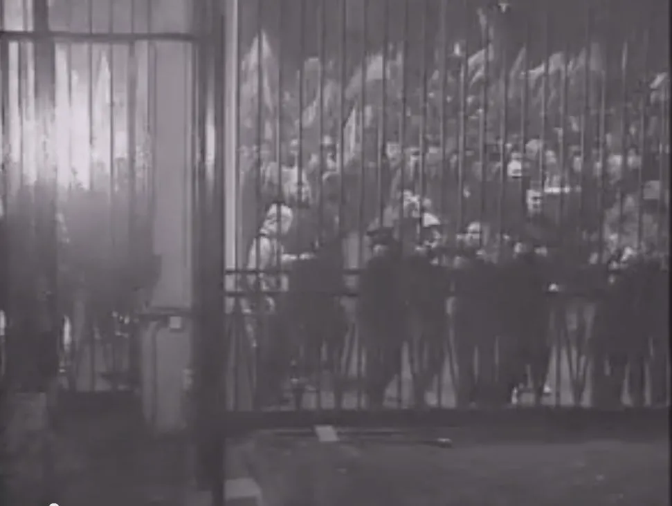 Atak narodowców na ambasadę Rosji w Warszawie