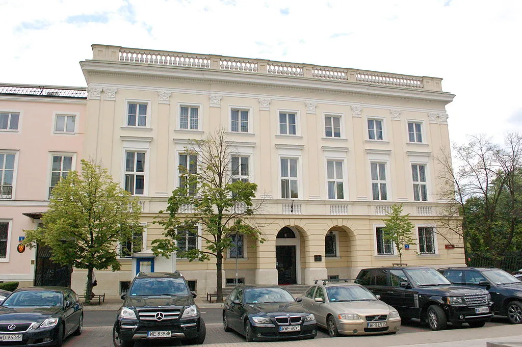 1715844-ambasada-wegier-w-warszawie-przy.jpg