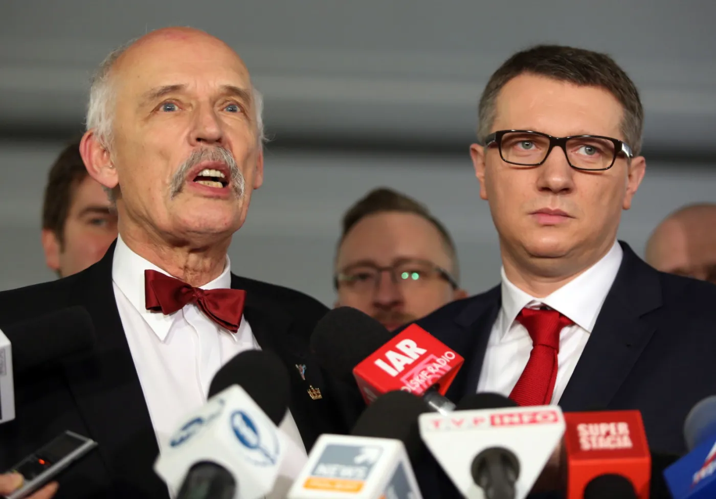 Janusz Korwin-Mikke i Przemysław Wipler  PAP/Tomasz Gzell