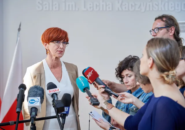 Rafalska: Wypłacono ponad 11,3 mld złotych z programu 500 plus