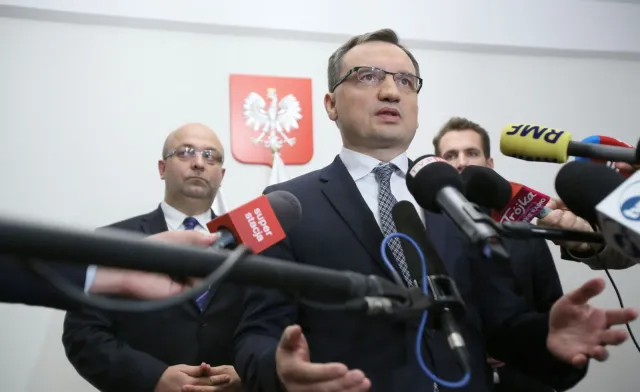 Rzecznik MS o kandydatach na asesorów: To ofiary wojny jaką KRS wytoczyła Ziobrze