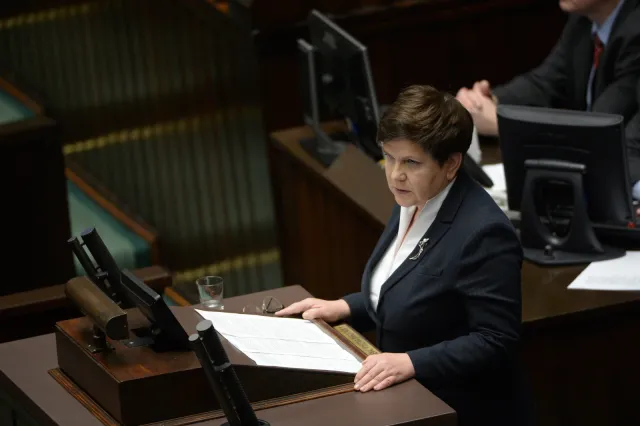 Szydło w Sejmie: Ministrom rządu PiS należały się nagrody za ciężką, uczciwą pracę