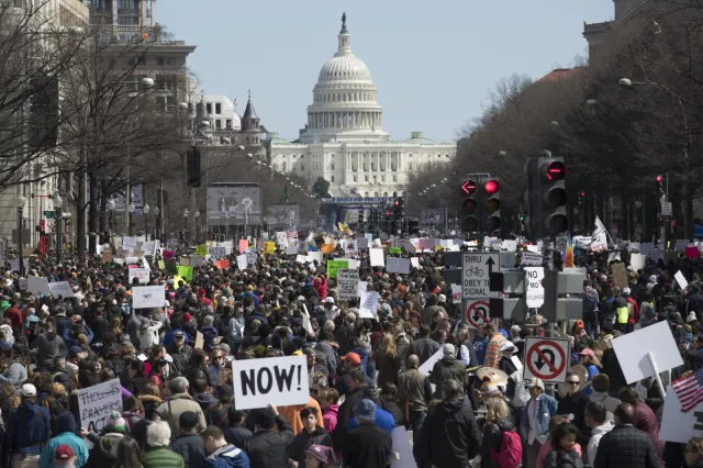 "March For Our Lives" w USA. Setki tysięcy ludzi protestowały przeciw szkolnym masakrom
