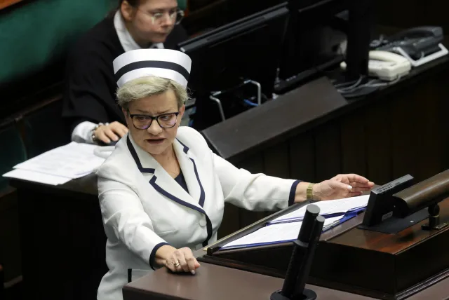 Pielęgniarki walczą o swoje. Co dalej z projektem obywatelskim? "Tych pieniędzy nie ma"