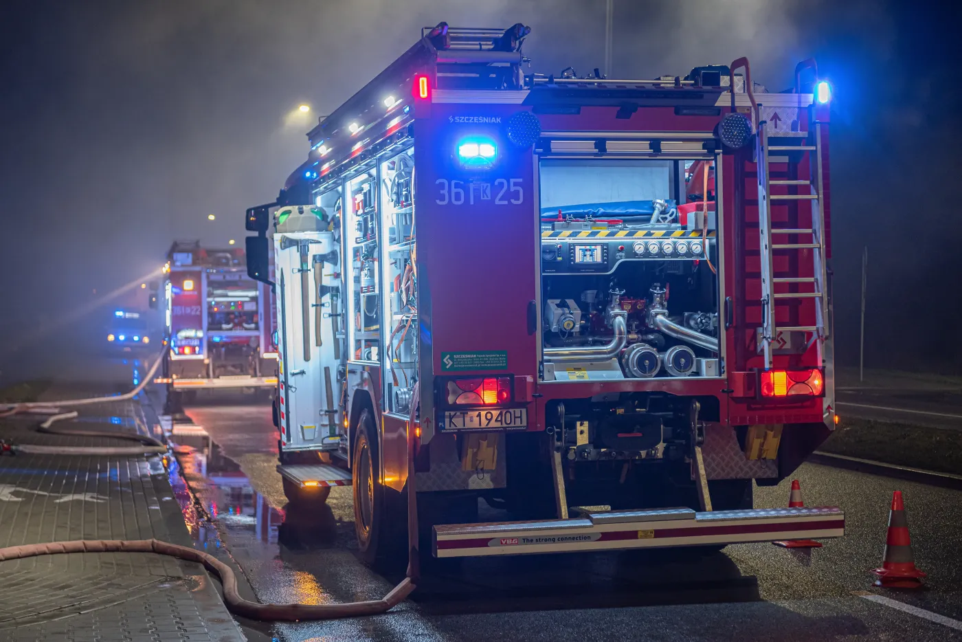 Pożar lokali usługowych na ul. Bakalarskiej w Warszawie. Policja informuje o nagłym zwrocie