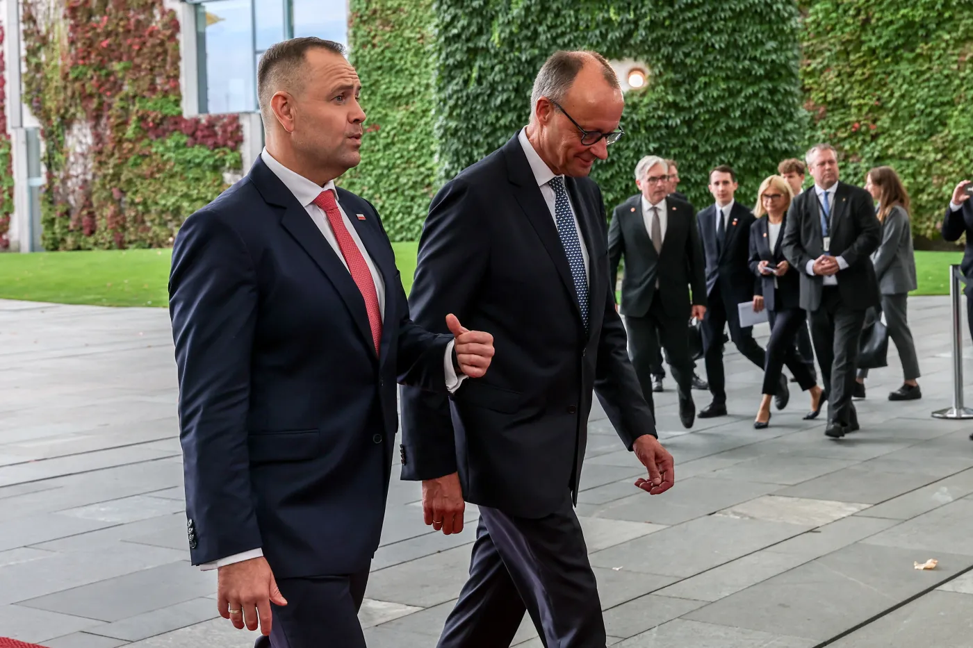 Niemiecka prasa krytycznie o wizycie Nawrockiego. TAZ: był zmuszony do szpagatu