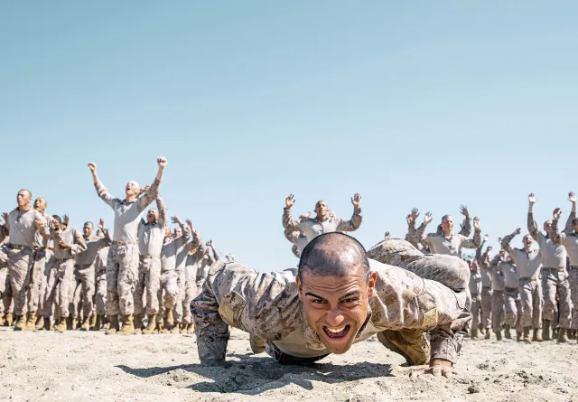 Wojsko w czasach Zetek. Jak przekonać młodych do munduru?
