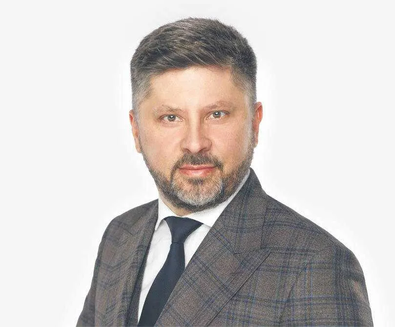 Prof. Robert Suwaj, prawnik, dr hab. nauk prawnych, profesor uczelni i kierownik Zakładu Prawa Administracyjnego i Nauki o Politykach Publicznych Wydziału Administracji i Nauk Społecznych Politechniki Warszawskiej