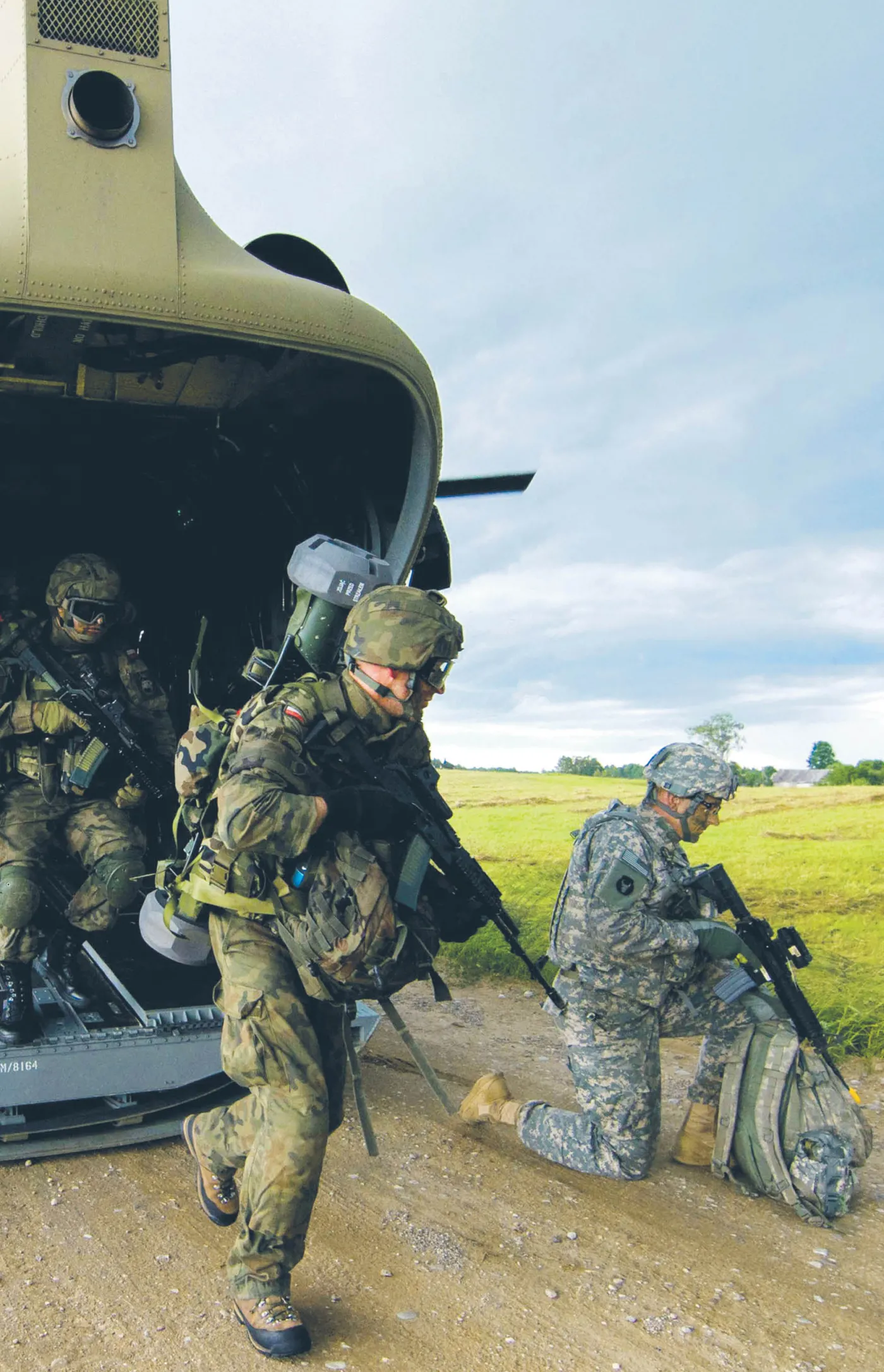 Przed szczytem NATO: pokaz spójności czy wzajemne połajanki