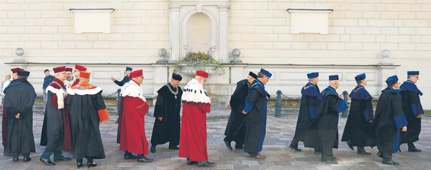 Akademicka fikcja: uczelnie udają, że uczą