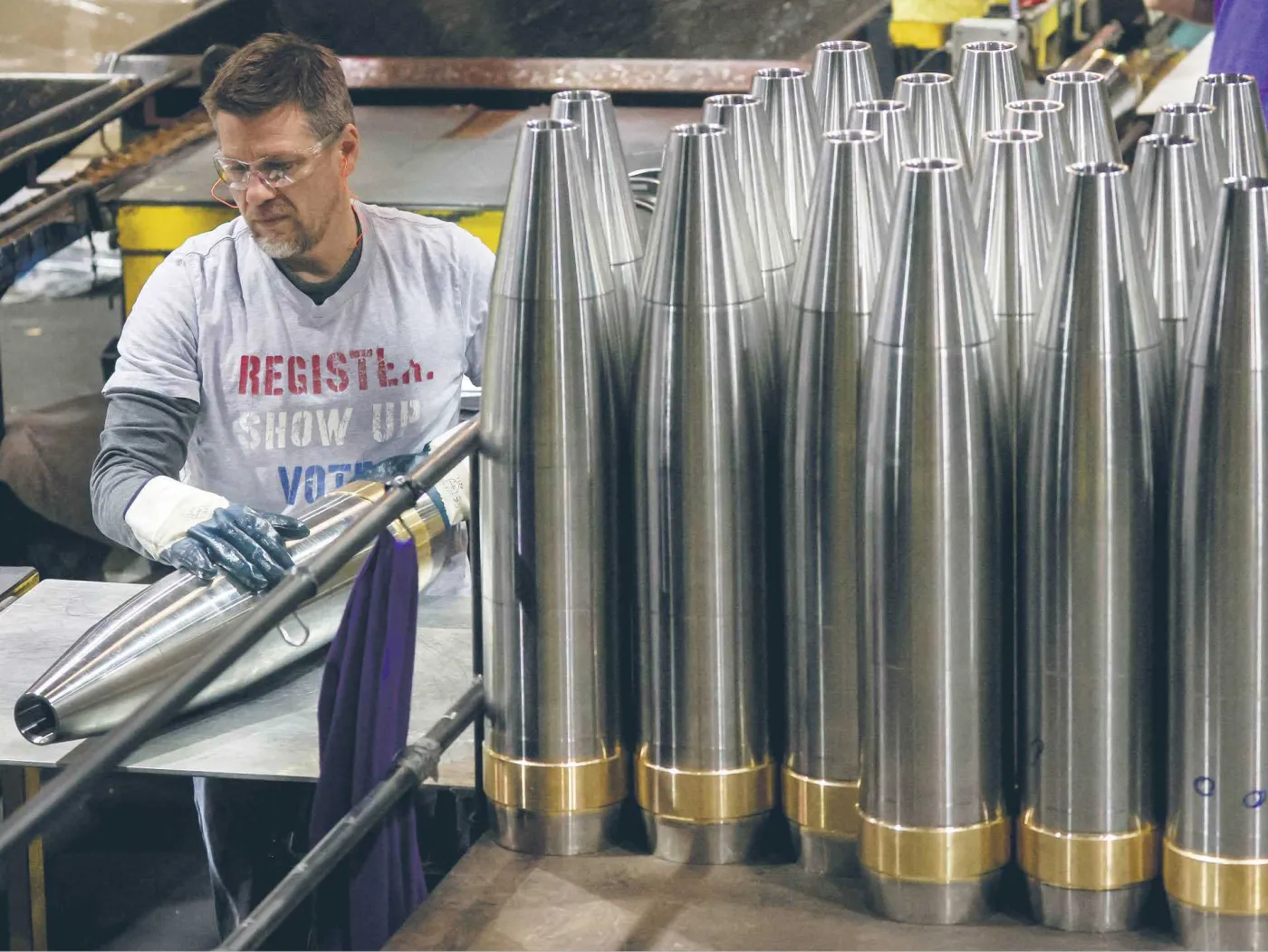 Wypalą fabryki amunicji?